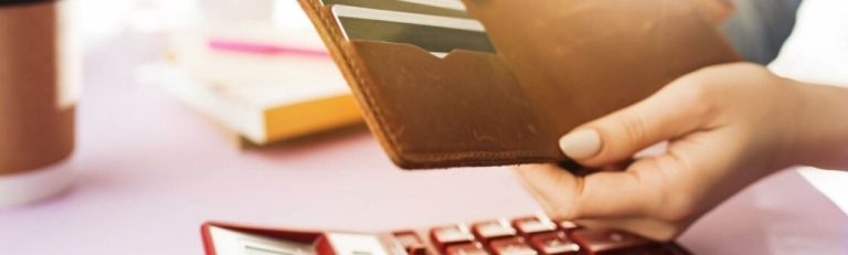 Um terço dos usuários de cartão de crédito desconhece valor da fatura