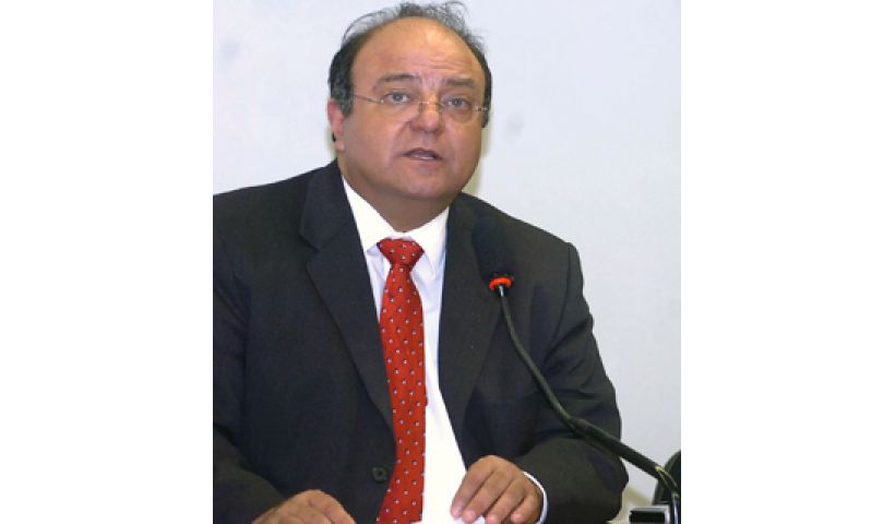 Líder do governo, Vaccarezza, enfatiza a inconstitucionalidade da emenda de Ibsen Pinheiro 