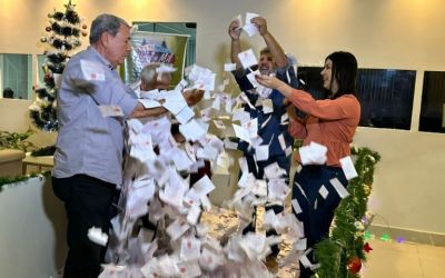 CDL realiza o 2ª sorteio do Natal a Mil e entrega vales-compras de R$ 1 mil a contemplados no 1º sorteio